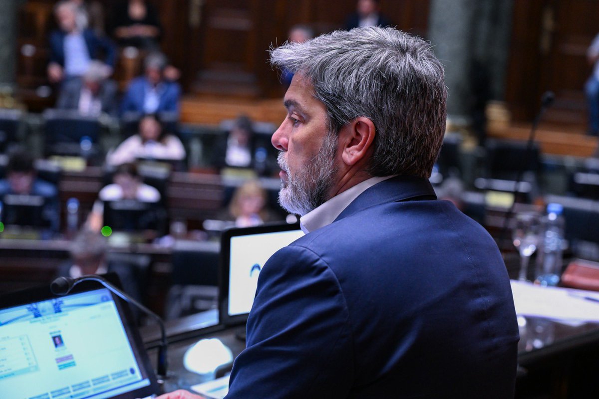 Hoy tuvo lugar en la Legislatura de la Ciudad una sesión especial donde el Jefe de Gabinete porteño, Gabriel Sánchez Zinny, presentó su informe semestral de gestión. 

Durante su exposición, <a href="/gzinny/">Gabriel Sánchez Zinny</a> brindó detalles sobre el Plan de Gobierno y el grado de avance de la