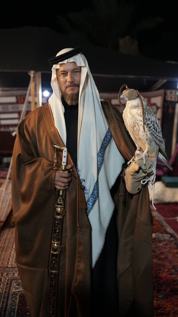 Travis Fimmel in Hail wearing traditional Saudi attire 🇸🇦🇦🇺