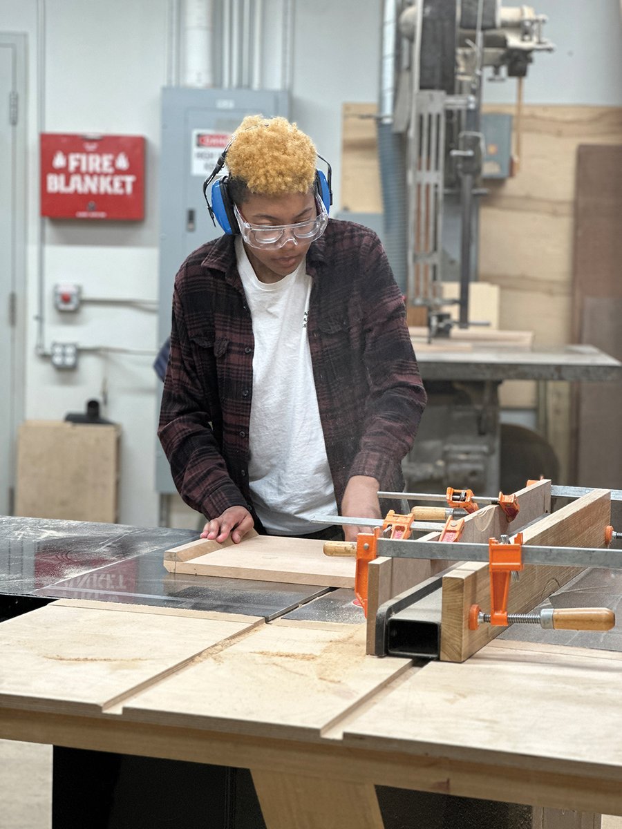 NBSSboston's tweet photo. This summer, we launched a new program of week-long Teen Craft &amp; Trade Intensives for high school students. They offered 40 students the chance to immerse themselves in carpentry, furniture making, jewelry making, preservation carpentry, &amp; bookbinding.
https://t.co/OJxpbhNuof https://t.co/N9jWyeyeTv