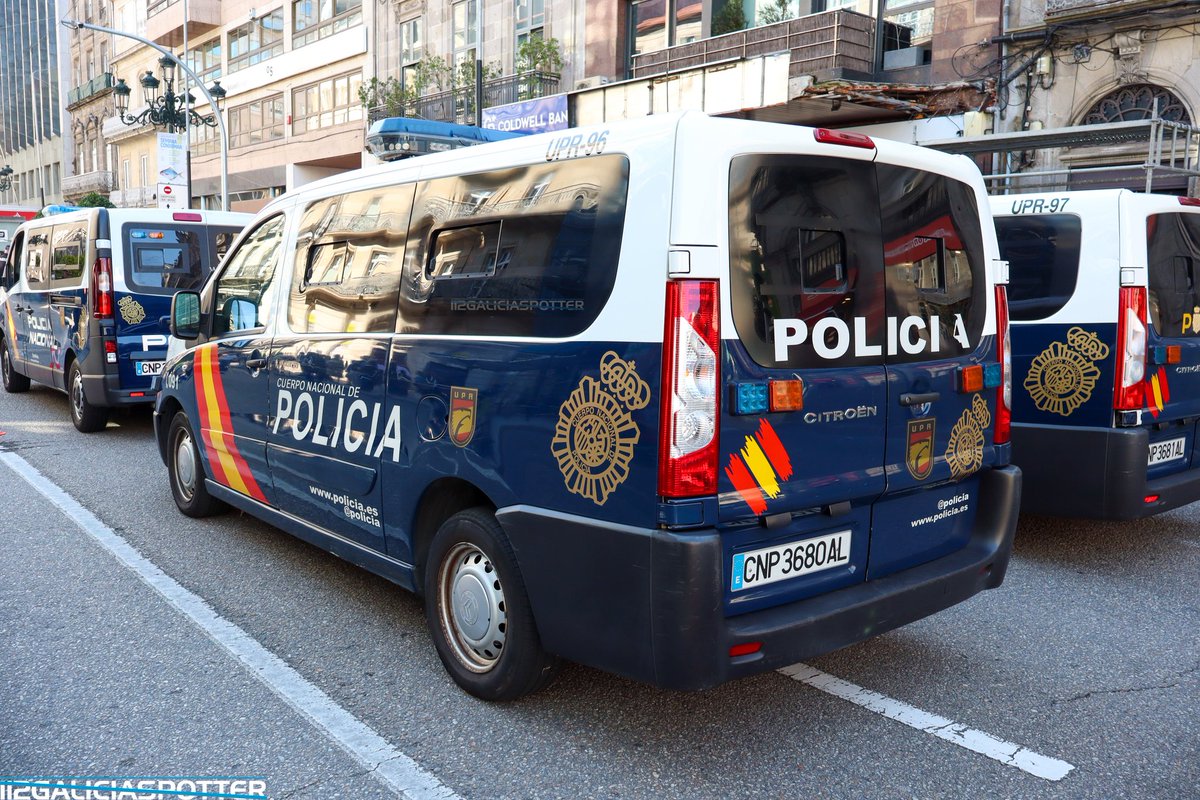 GaliciaSpotter's tweet photo. Citroen Jumpy perteneciente a la Unidad de Prevención y Reacción de la Policía Nacional.
Presente en los actos por el Día de la Policía 2025 en #Vigo.
#citroenjumpy #upr #cnp #091policia #policianacional #policia #091policianacional #diadelapolicia #policiagalicia #police👮 https://t.co/43bJqSQRJZ