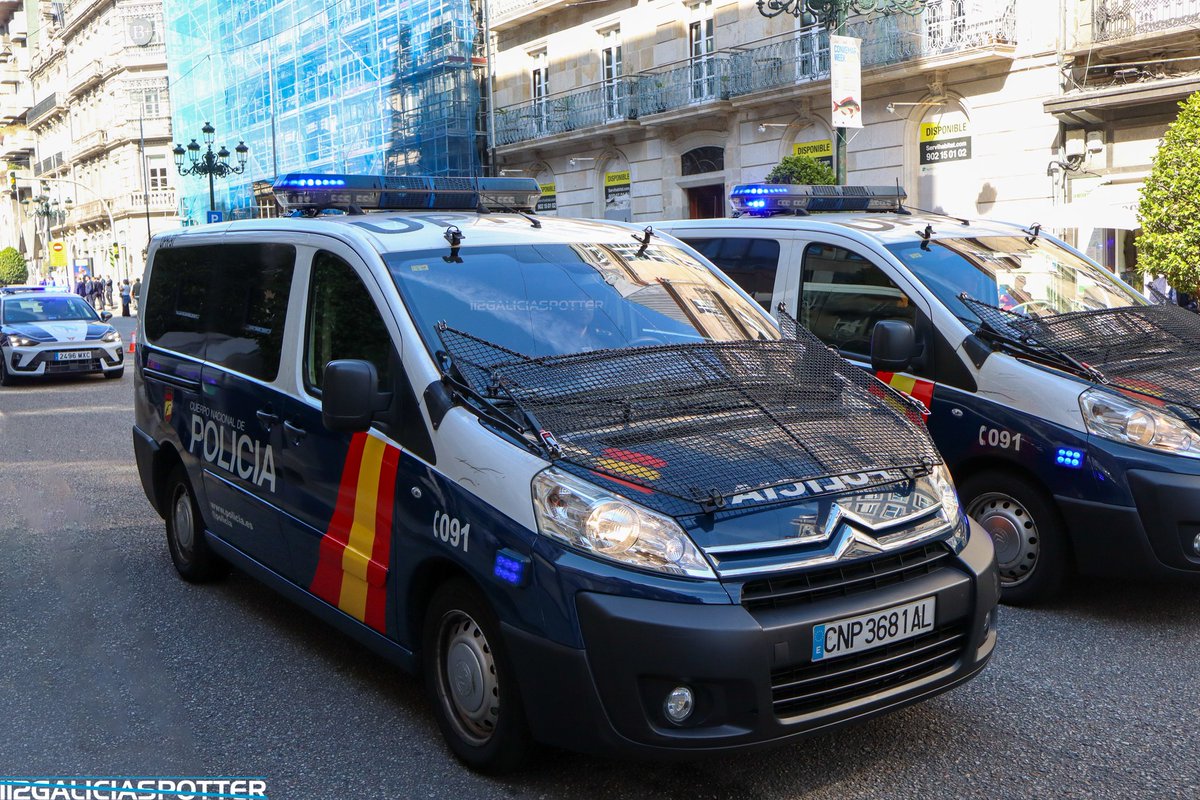 GaliciaSpotter's tweet photo. Citroen Jumpy perteneciente a la Unidad de Prevención y Reacción de la Policía Nacional.
Presente en los actos por el Día de la Policía 2025 en #Vigo.
#citroenjumpy #upr #cnp #091policia #policianacional #policia #091policianacional #diadelapolicia #policiagalicia #police👮 https://t.co/43bJqSQRJZ