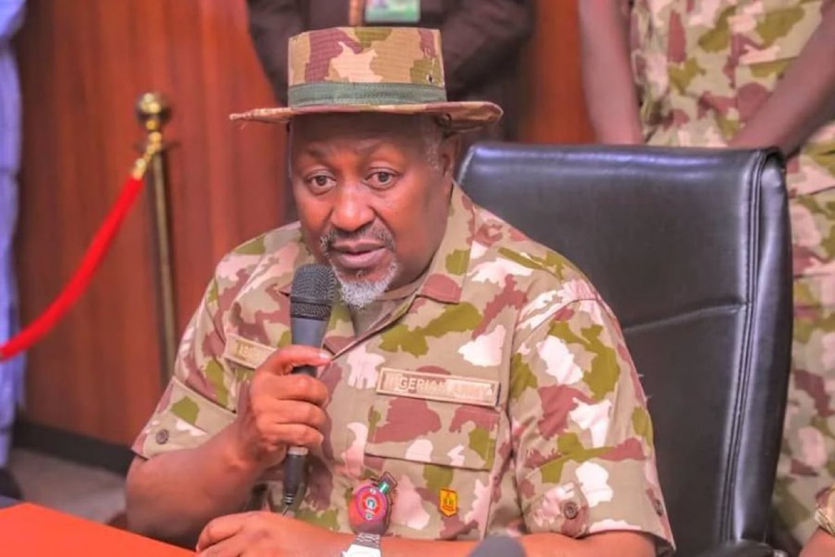 NigeriaStories's tweet image. BREAKING NEWS: Nigeria&apos;s defence minister, Alhaji Mohammed Badaru Abubakar, has resigned his appointment, with immediate effect.

In a letter dated December 1, sent to President Bola Tinubu, Abubakar said he was quitting on health grounds.