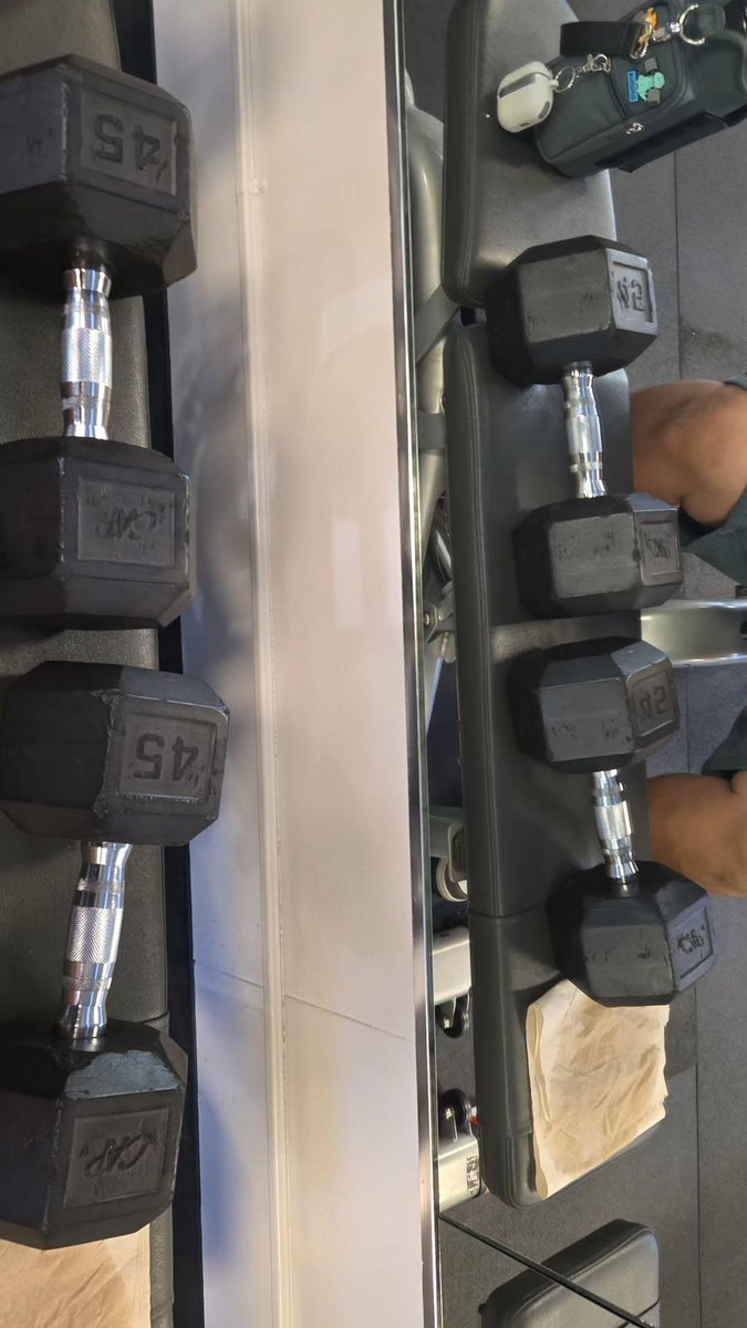 Back on that grind after all that turkey ha!

#MondayWorkout
#Armday