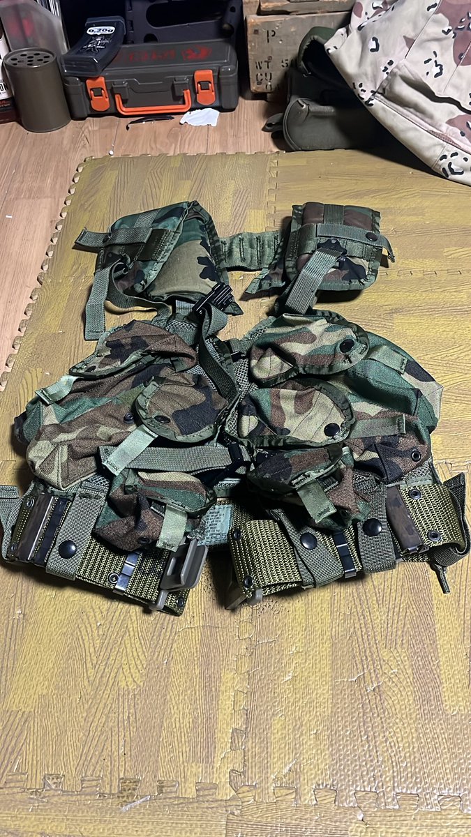 みなさんおはようございます。
火曜日です
最近何かと入り用で
出費がかさんでおります
なのにやってしまった
とりあえず今日も頑張って生きましょう