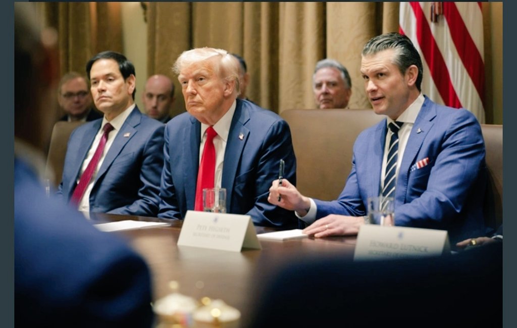 CNN informa que Donald Trump sostendrá hoy en la Casa Blanca una reunión de alto nivel sobre Venezuela.
#NavidadConMaduro  #CHCh