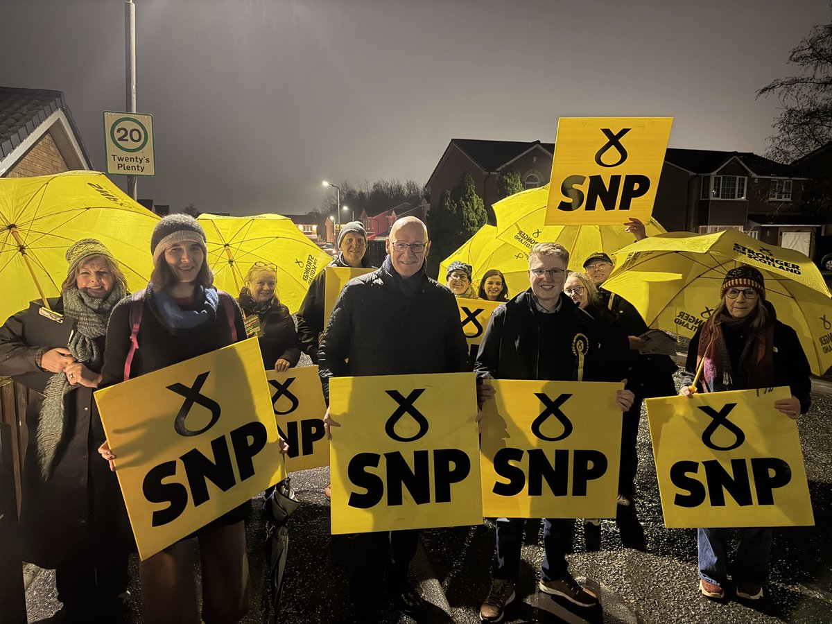 🏴󠁧󠁢󠁳󠁣󠁴󠁿 Come rain, hail, or shine, the SNP will be out there working hard for your vote.

Tonight, <a href="/JohnSwinney/">John Swinney</a> joined SNP candidate for the Whitburn and Blackburn by-election <a href="/SNPCallum/">Callum Cox</a>. 

Vote Callum Cox on the 11th December!