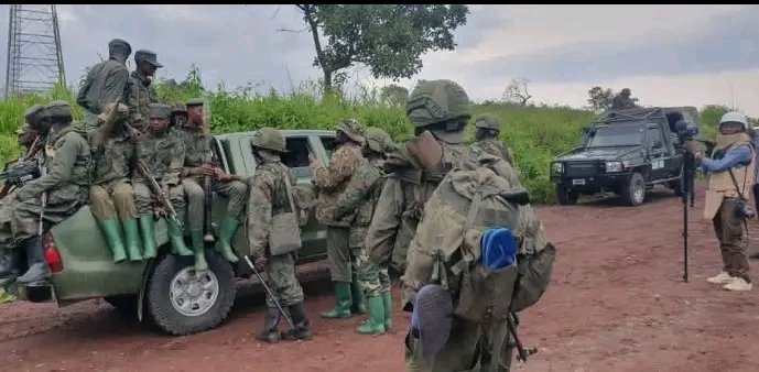 UplcF's tweet photo. #RDC: Ce soir vers 21h30, de nouvelles troupes rwandaises seraient arrivées à #Kamanyola, se dirigeant aussitôt vers #Katogota.
C'est depuis hier qu'ils ont commencé ces mouvements. Nous appelons nos forces de défense à la vigilance https://t.co/UzlG1KOpSw