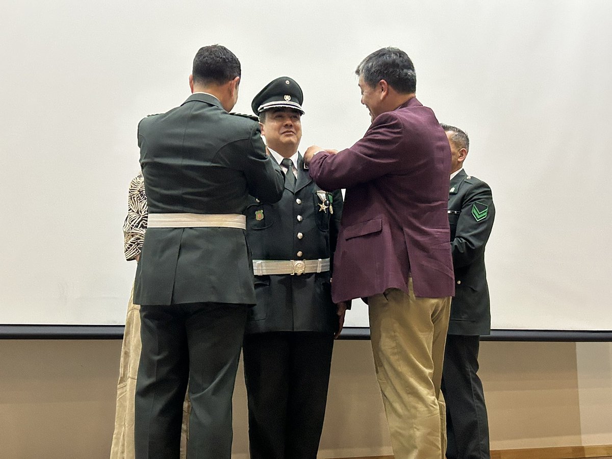 Este lunes, el seremi Samuel Navarro participó en la ceremonia de ascensos y reconocimientos a funcionarios de <a href="/Gendarmeria_Ays/">Gendarmería Región de Aysén</a> en el marco de su aniversario número 95.