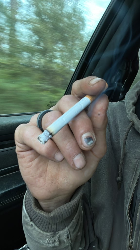 Crackattack24_7's tweet image. Long day at work gonna unwind with a cig with $BOB
