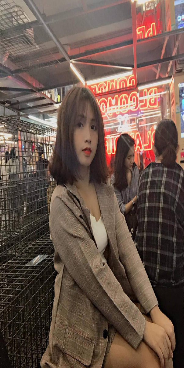 Lory Lowe tweet media