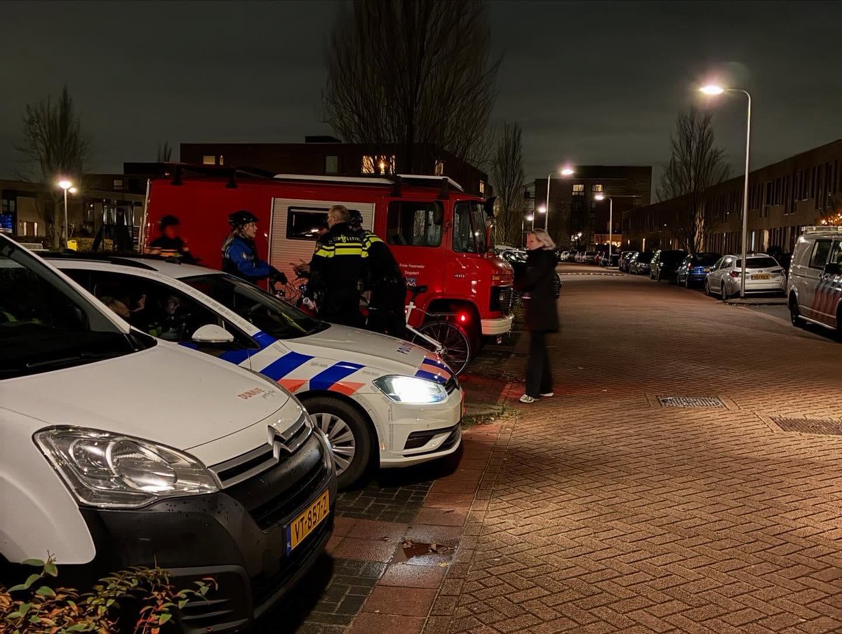 Mee geweest met ‘donkere dagen offensief’ in Kerk en Zanen. Samen met politie en Woonforte bewoners attent maken op mogelijke diefstal. Fietsen voor de grijp, open poortdeuren, slechte of geen verlichting etc. Wel veel ring deurbellen gezien👌

#eengewaarschuwdmensteltvoortwee