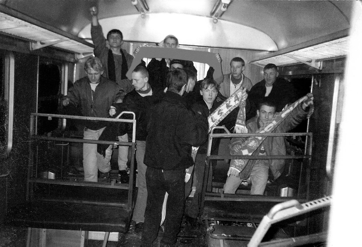 gra_gitara's tweet image. Wagon jeszcze przed zdemolowaniem 😎