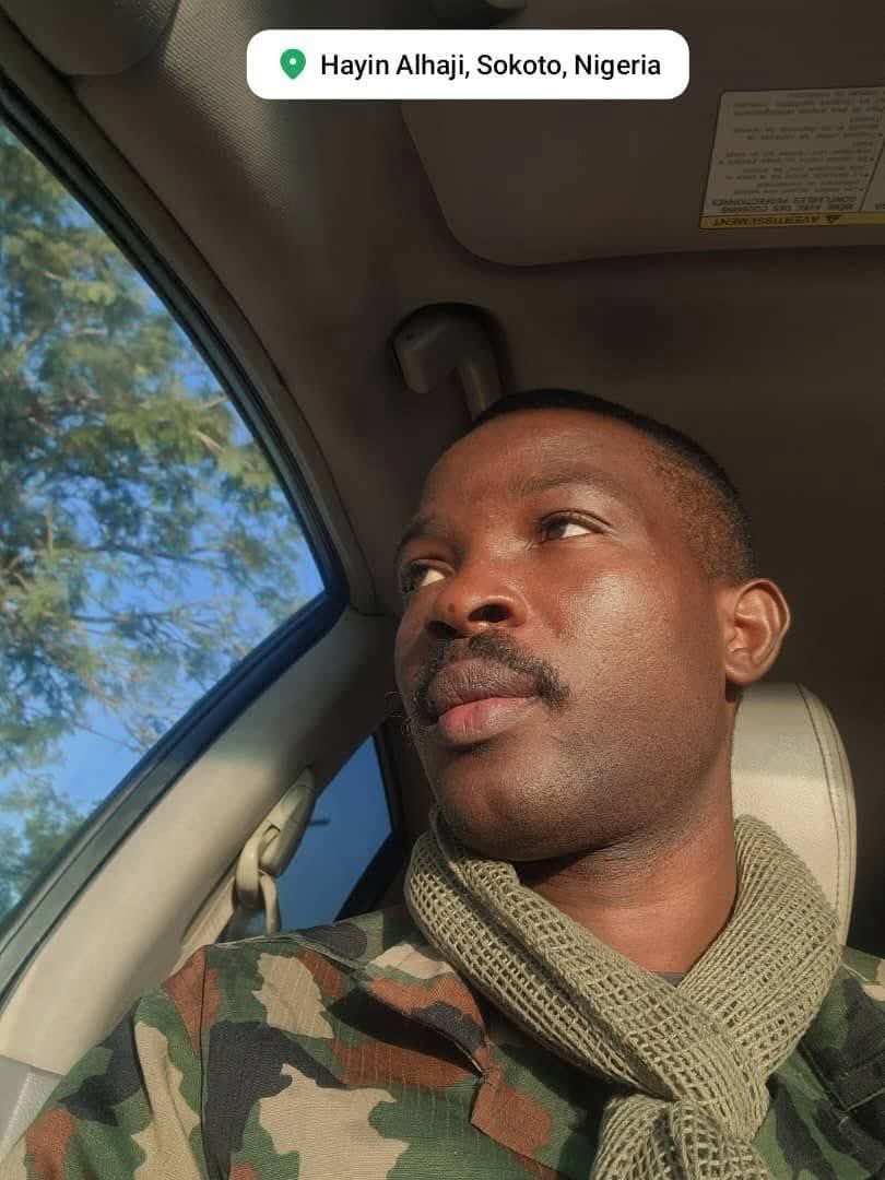OzorNdiOzor's tweet image. 😳😱&quot;I was in Sokoto today, and after a gruesome hours later, I found myself already in Abuja.

By Kolawole Stephen

We moved in a convoy of only two Hilux vehicles, each one mounted with an AA gun. When we got to Kwangila Road and stopped for a moment, I looked around and saw a…