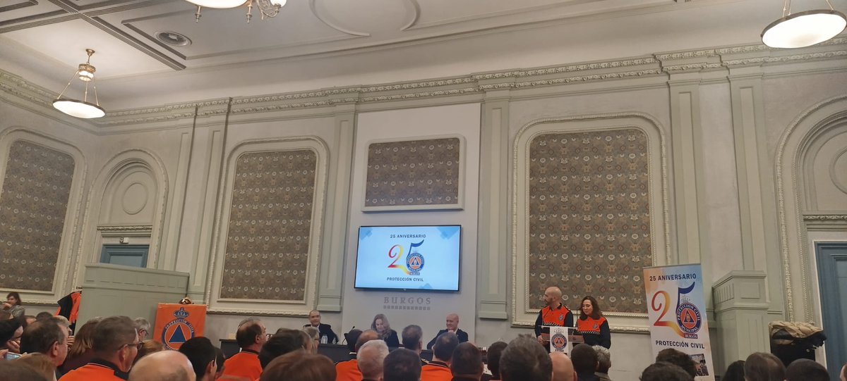 Esta mañana nuestro Presidente ha asistido a la entrega de premios de la <a href="/FATAPUERCA/">FUNDACION ATAPUERCA</a>, presididos por SM La Reina Dña. Sofia <a href="/CasaReal/">Casa de S.M. el Rey</a> y por la tarde ha asistido a acto conmemorativo del 25º aniversario de la creación de <a href="/PCivilBurgos/">Protección Civil Burgos</a> del <a href="/Aytoburgos/">Ayuntamiento de Burgos</a>. Gracias por vuestro trabajo.