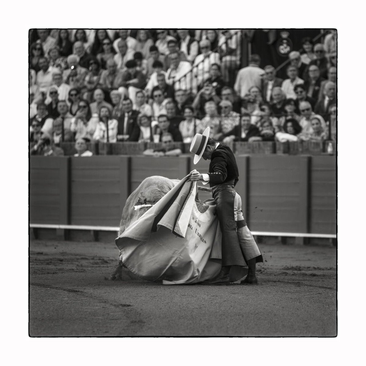 Diego Urdiales y Sevilla en homenaje a Romero.
Foto de Juan Romero.