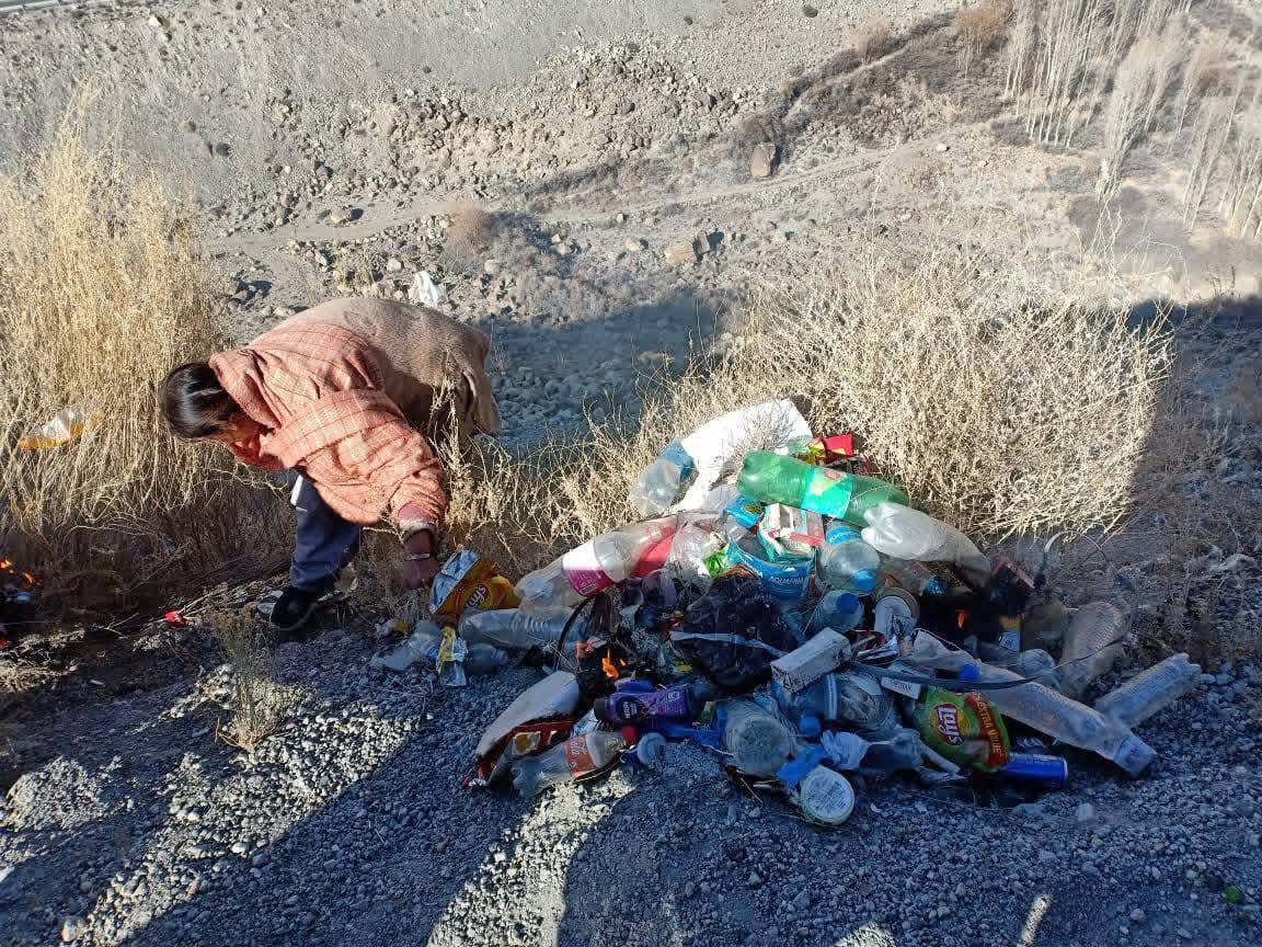 azizpassu's tweet photo. We warmly welcome responsible visitors to #Passu, #Hunza, and kindly encourage everyone to keep our natural environment clean. 💚🇵🇰 without trash https://t.co/WOv02dAKiO