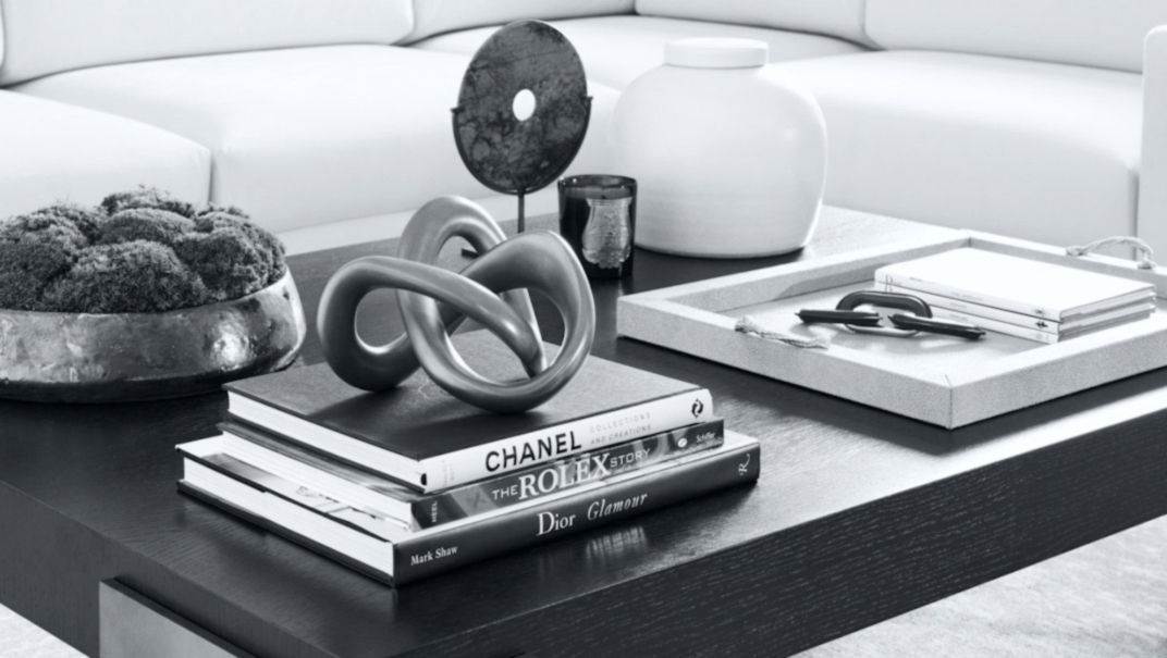 MRACELY's tweet image. The coffee table is the centerpiece of your home, so seize the opportunity to make a bold statement this holiday season for your friends and family.  bit.ly/4nF3UfV #ArchitecturalDigest  #CoffeeTable