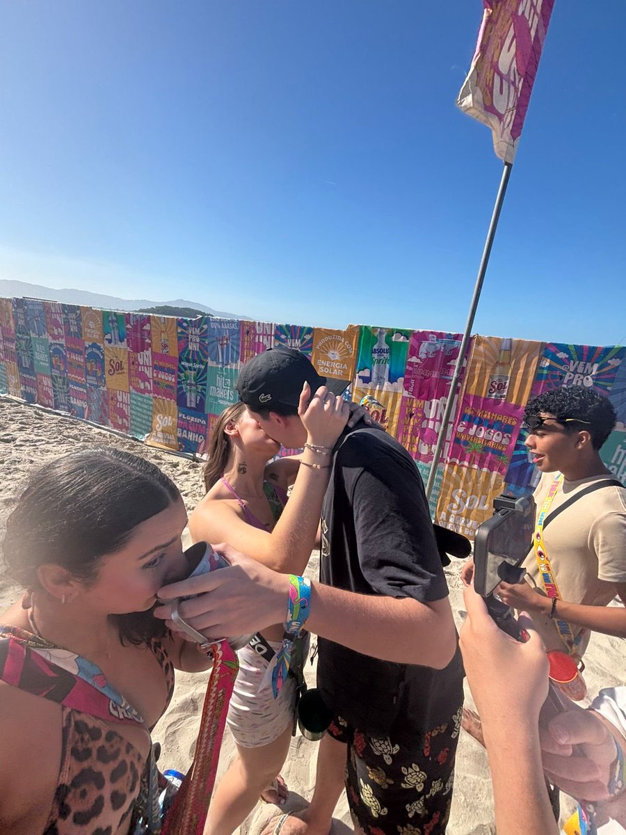 Leticia Coelho tweet media