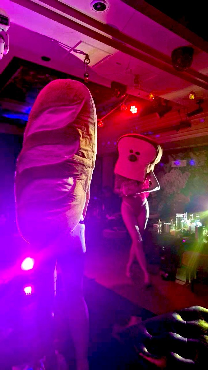 飛鳥エキスポ初日、沢山の方々にお祝いして頂き感謝しかございません。デモニアのセリナママにも感謝❤️