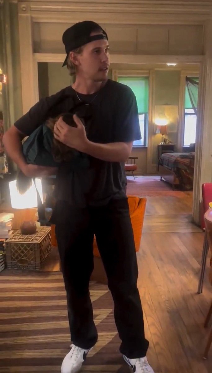 austheticss's tweet image. if I said this was one of the hottest looks austin ever had…what are yall gonna do