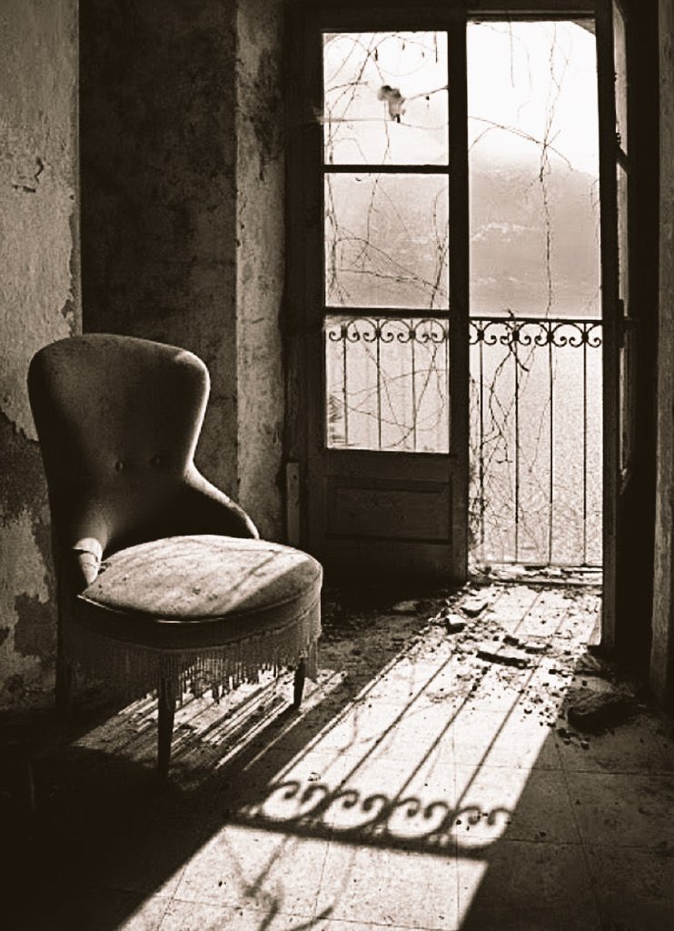 bazen var'ı
anlarsın
yok ile.

#Geceye