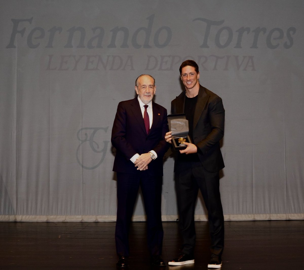 Torres's tweet image. Agradecido a la Federación Madrileña. Un orgullo recordar los campos de fútbol de Madrid que recorrí hace tantos años…

@RFFM_oficial