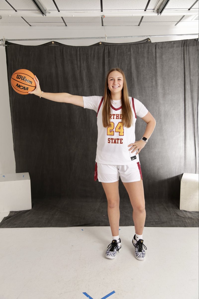 nsuwolves_wbb's tweet image. Get to know our Sophomore #️⃣2️⃣4️⃣
Carli Kuyper! 🐺🏀

#GoWolves