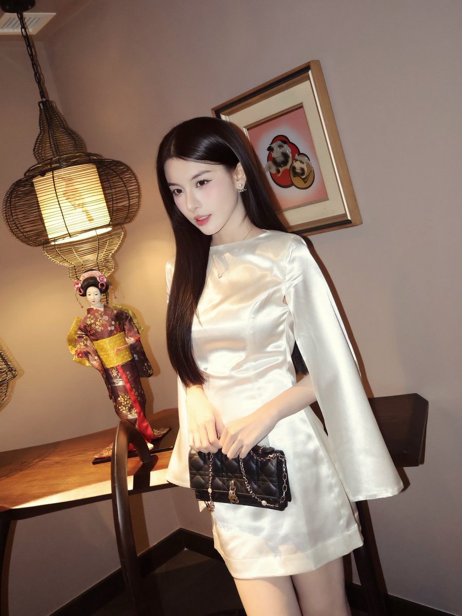 #SatinFetish #TokyoFetishism #Satin