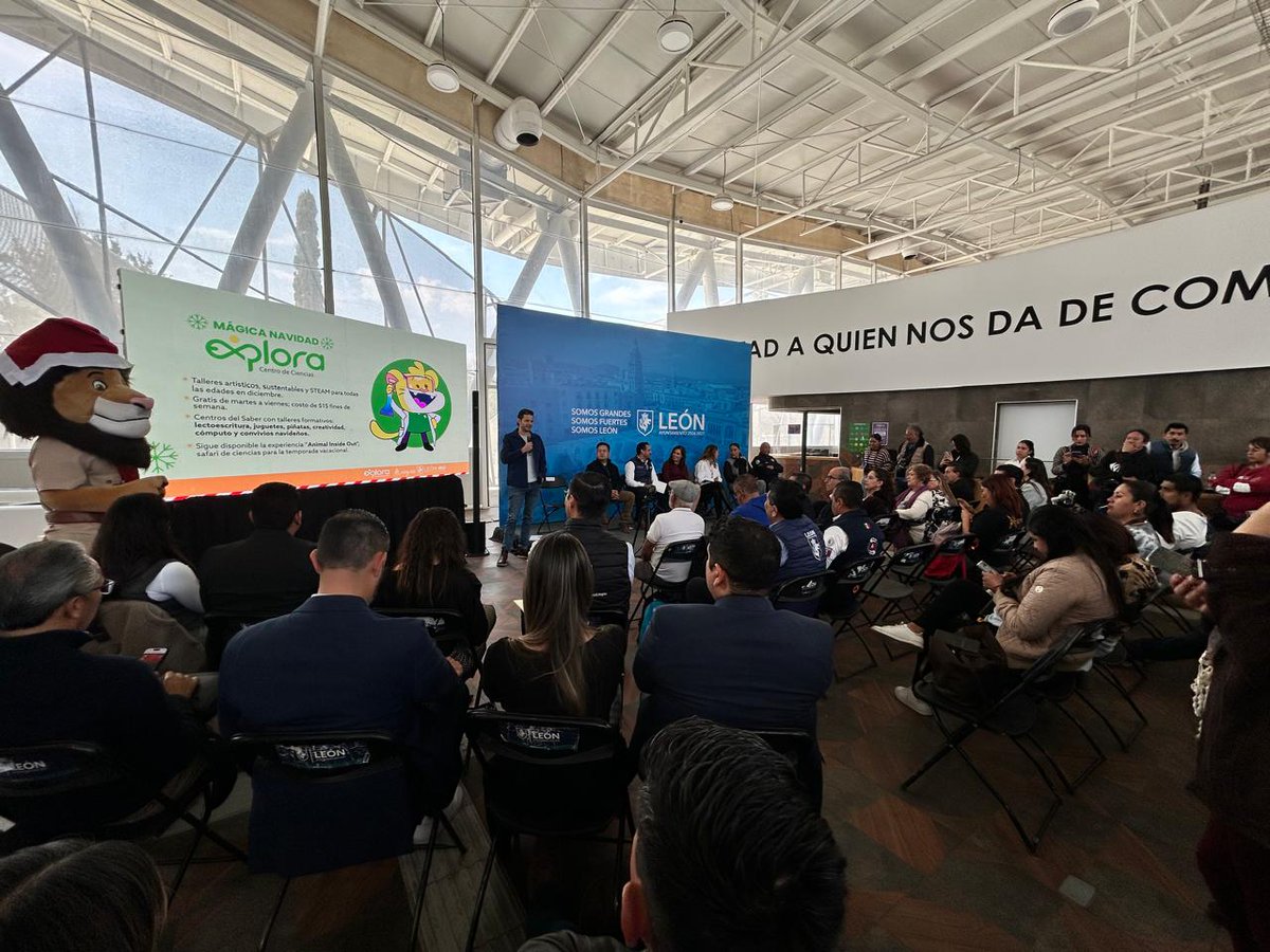 ExploraLeon's tweet image. Hoy recibimos a la alcaldesa en el CEA La Libélula de Explora, quien presentó las actividades de Vive Navidad en León. 
Recuerda que en el Centro de Ciencias Explora tendremos  talleres navideños, además de la extraordinaria experiencia internacional &quot;Animal Inside Out&quot;.