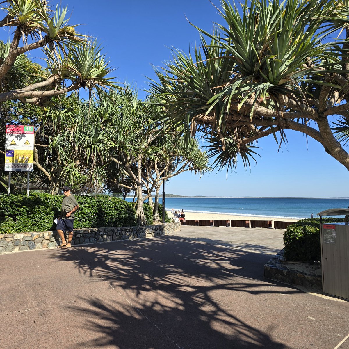 RossLMarks's tweet image. Summer has arrived, not much surf but the water WOW ...