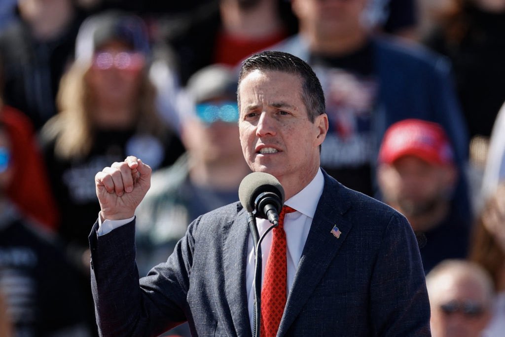 nicksortor's tweet image. 🚨 BREAKING: Sen. Bernie Moreno (R-OH) will be introducing legislation BANNING Americans from holding dual citizenship 

“Being an American citizen is an honor and a privilege, and if you want to be an American, it’s ALL OR NOTHING,” @berniemoreno said

Even CURRENT dual citizens…