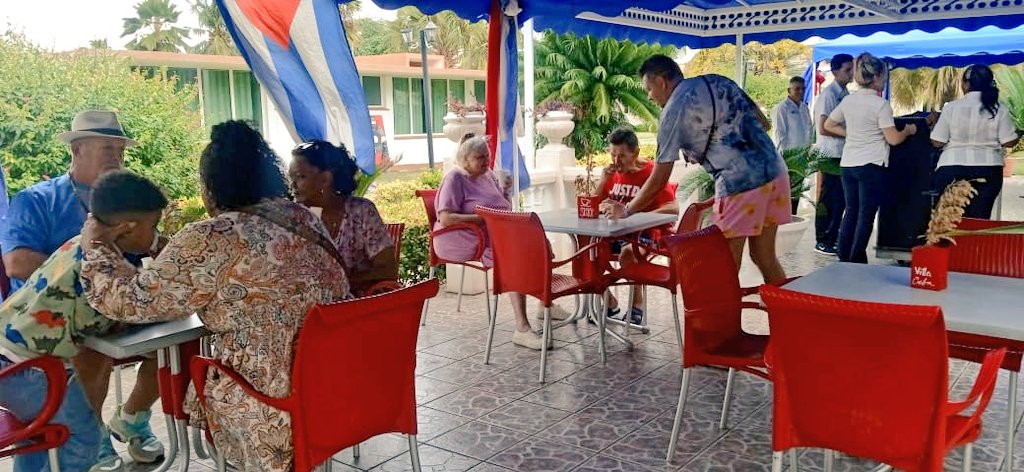 Villacubahotel's tweet photo. En el #HotelVillaCuba, la energía es contagiosa en nuestros días cubanos! 🇨🇺
Sumérgete en una explosión de autenticidad donde cada rincón vibra ✨️al ritmo de nuestra isla. "
#CubanDay #ElDestinoEresTú #turismoseguro
#GranCaribeHotels #hotelvillacuba #VaraderoTravel https://t.co/eTAqldamER