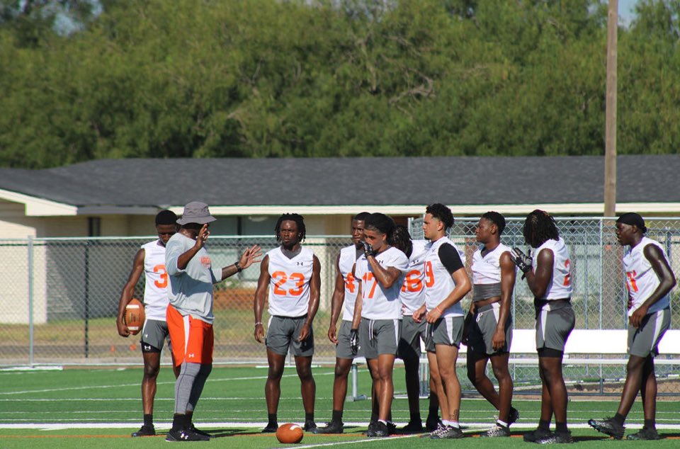 First I want to give all glory to God for giving me the ability to play the game I love. Also want to thank UTRGV for the opportunity. With that being said I will be entering my name into the TRANSFER PORTAL with 4 years of eligibility. Come get a dawg coaches.      #whereshome👀