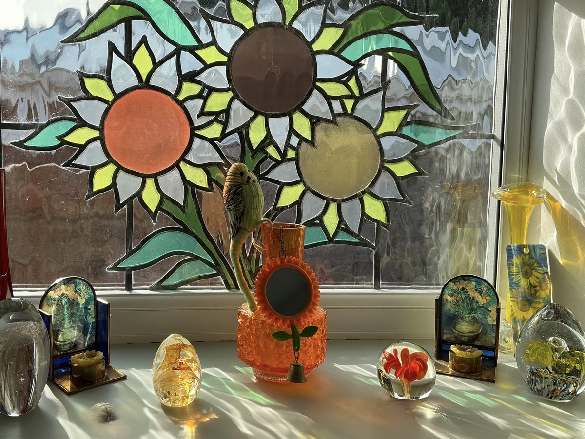 loosemum's tweet image. #AlphabetChallenge #WeekWforWindows I’ve posted before but this is a window I had for 9 years before I got an opportunity to use it, we incorporated it in our new dining room we had built after we moved here.