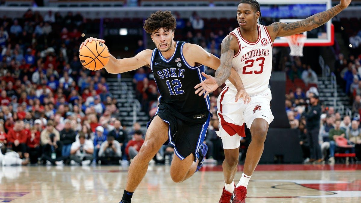 Duke freshman Cameron Boozer was named both ACC Player of the Week and Rookie of the Week after his impressive performance against Arkansas. dukewire.usatoday.com/story/sports/c…
