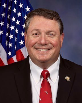 StandUpForTrmp's tweet image. 🚨BREAKING: REP. ILHAN OMAR on President Trump telling her to go back to Somalia: &quot;I&apos;m not going anywhere.&quot;

REP. RANDY FINE (R-FL): &quot;My goal is to not give you a CHOICE.&quot;

Do you agree him?

YES or NO?

IF Yes, Give me a THUMBS-UP👍!