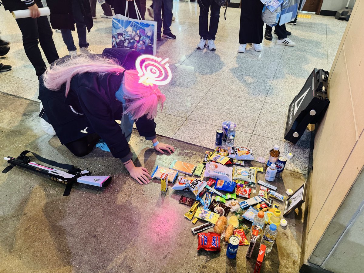 Ryu_A77's tweet image. #코스어_𝕏트친소 #코스어_𝕏친소 
#블루아카_𝕏친소 #블루아카이브_X친소 

먼저, 블루아카이브4주년 기념,
새로운 트친소를 열어봐요!!
급하게 폰으로만 찍은 걸루 간단하게 올려바요! 

검은사자양복:@vc48bnf
유메:@Hy_CosR_ 

사진촬영 
@janghye36021185 
@Battle1125 
가디언_데몬