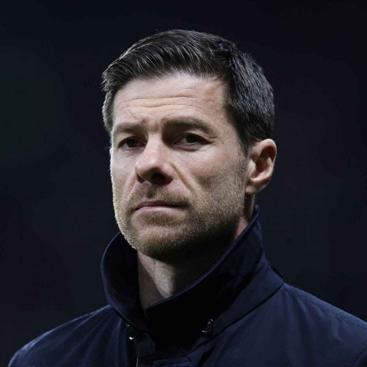 أنا ضد اقالة تشابي ألونسو 
مع بكل قوى طرد كل لاعب متكاسل يحاول يسبب صداع للفريق او يقتل مجهود زملاءه لاعبين 

كلي ثقة في تشابي ألونسو 

#ريال_مدريد