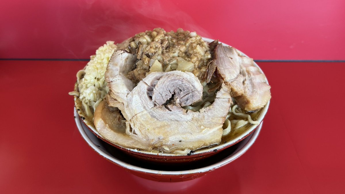 TKM_ramen's tweet photo. ラーメン二郎 ひたちなか店@勝田
大ラーメン／つけ味
麺カタメ
ヤサイ抜き、ニンニク、アブラ

#二郎
#ラーメン二郎
#ひたちなか二郎
#ラーメン二郎ひたちなか店 https://t.co/5ZsGi9DX2F