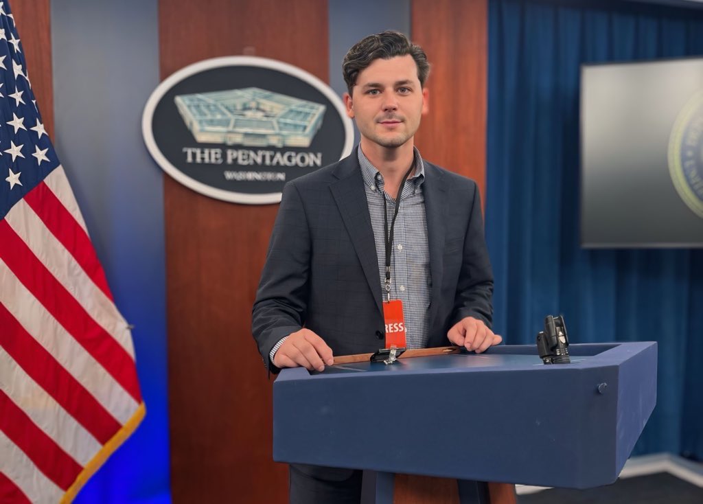 camhigby's tweet image. Okay, it was possibly a Bloomberg desk, we were told it was WaPo. 

The point is: we’re in, you’re out. 

Thanks self deporting from the Pentagon.