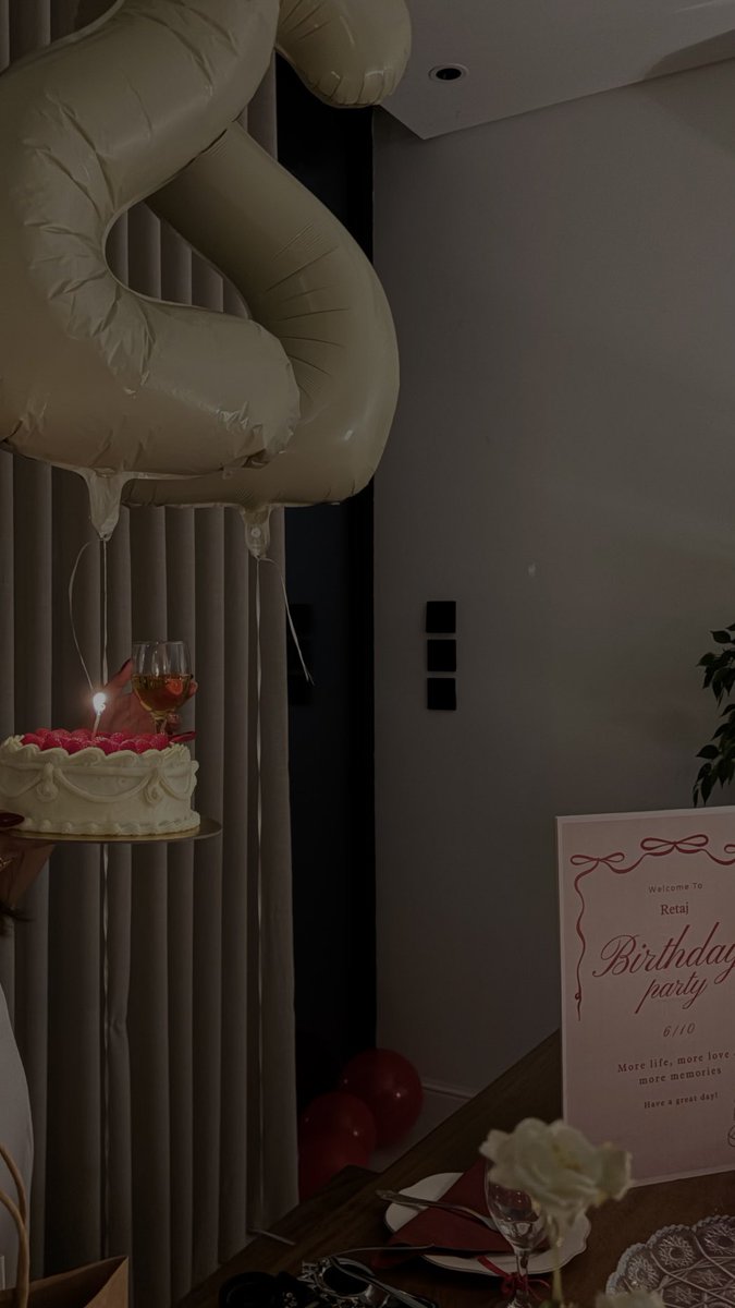 ii1_lr's tweet photo. Another year of growing and getting closer to my soul and my dreams.
Happy Birthday to me ❤️ https://t.co/Wmyv6HyM8X