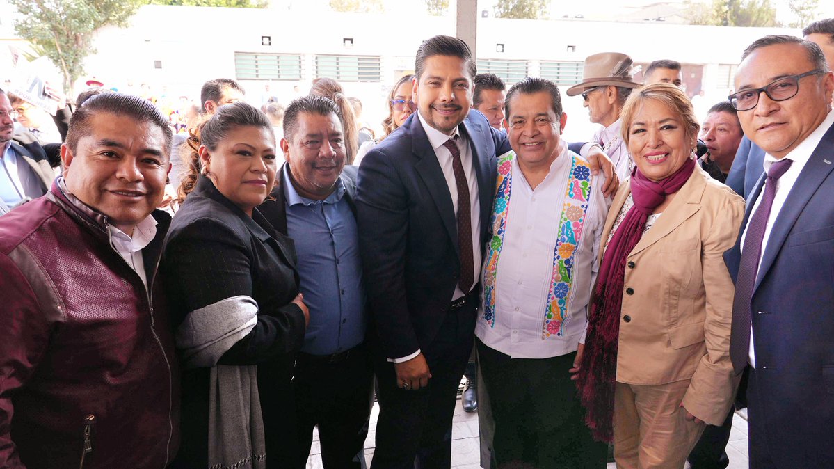 Tuve el gusto de acompañar a <a href="/Adolfo_Cerqueda/">Adolfo Cerqueda Rebollo</a> Presidente Municipal de Nezahualcóyotl, en su Informe de Actividades. Los gobiernos de la transformación han contribuido en el desarrollo del municipio. Desde Cámara de Diputados seguiremos trabajando por un mejor por un mejor país