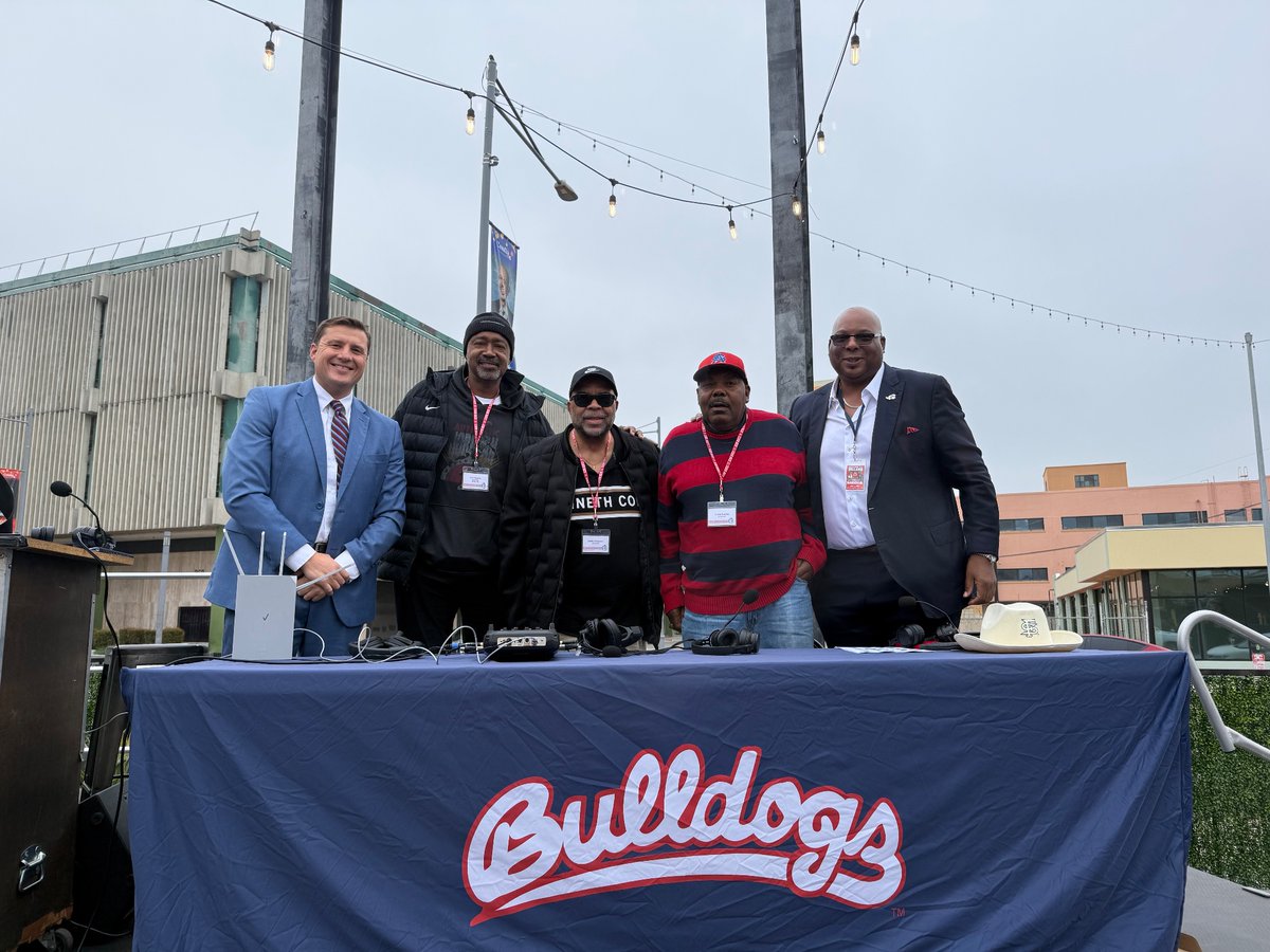 P356Loeffler's tweet image. Thanks to @TiogaSequoia for hosting our special bonus hour of pregame🏀 downtown. So many @FresnoStateMBB legends, so little time. If you missed it, listen here: spreaker.com/episode/fresno…