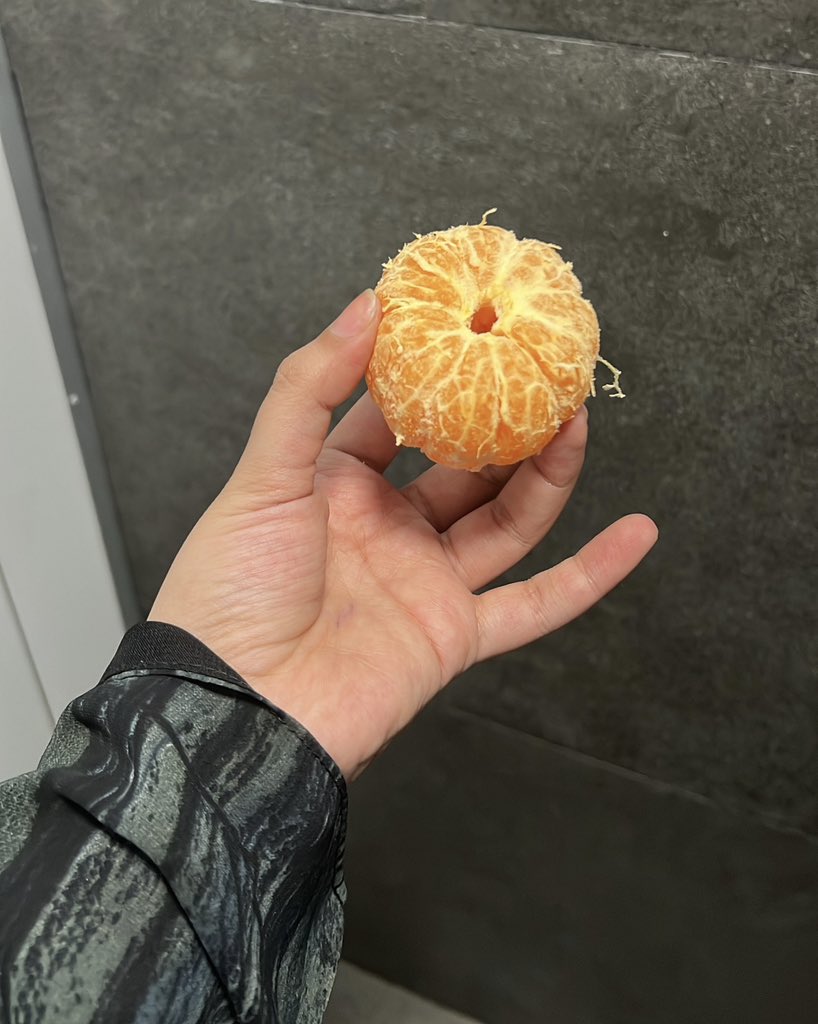 دانـة tweet media