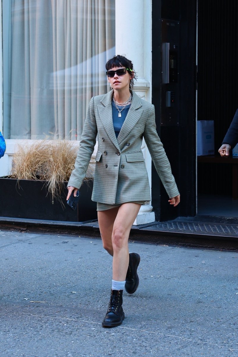 KSBRMidia's tweet image. Kristen Stewart fotografada em Nova York hoje (01)

📸: kristenstewart.com.br/galeria