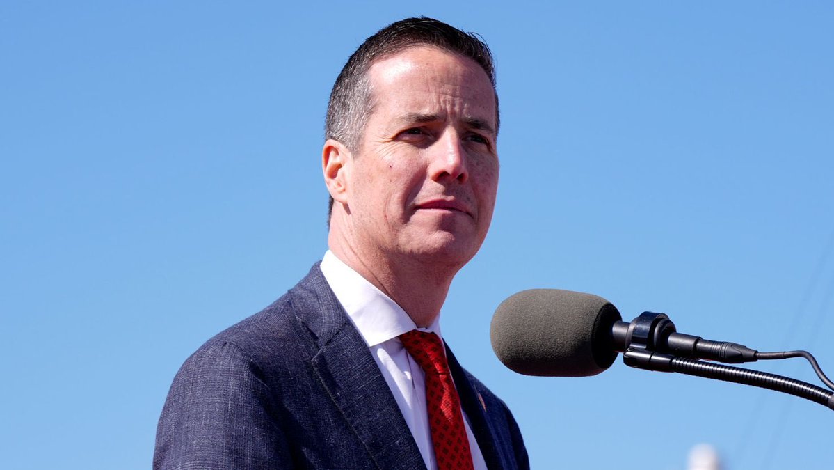 🚨| ÚLTIMA HORA: El senador estadounidense Bernie Moreno, está presentando una legislación que eliminaría la doble ciudadanía de forma permanente, dándole a las personas un año para decidir dónde están sus lealtades.🇺🇸