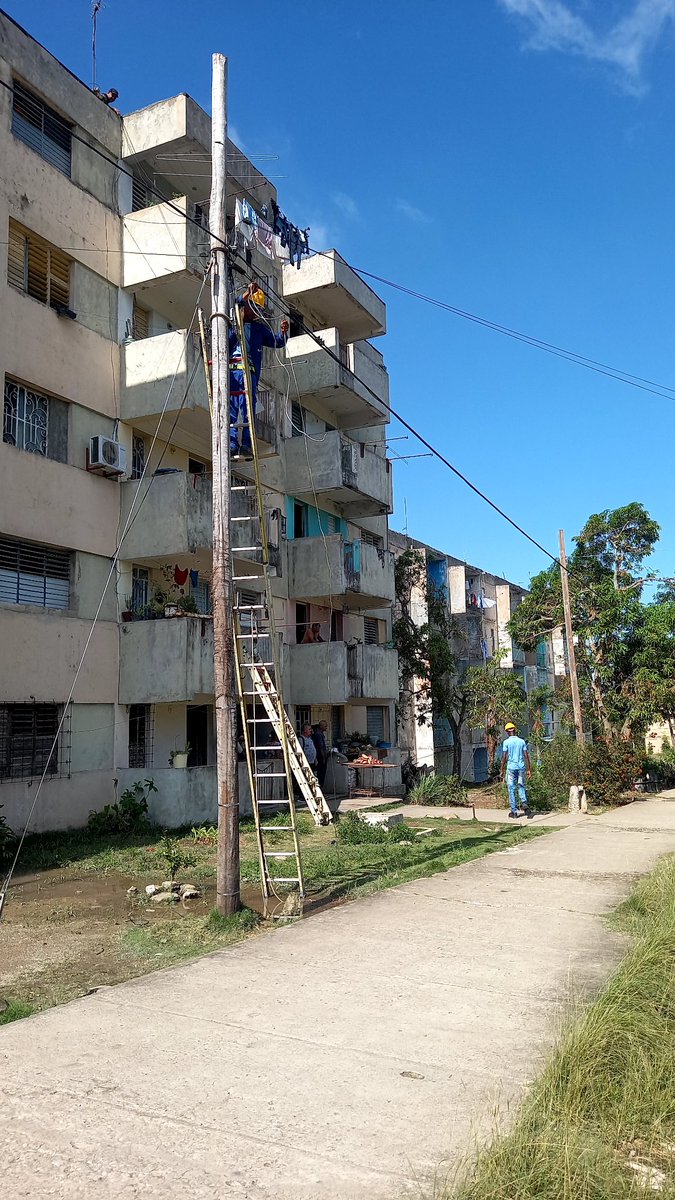 yoslierns's tweet image. Los Artemiseños de @ETECSA_Cuba siguen trabajando en la recuperación de Palma Soriano. #EtecsaConCuba #EtecsaTeAcompaña @AlonsoSybel @kevincastro112 @GladysArtemisa @NapolesYury