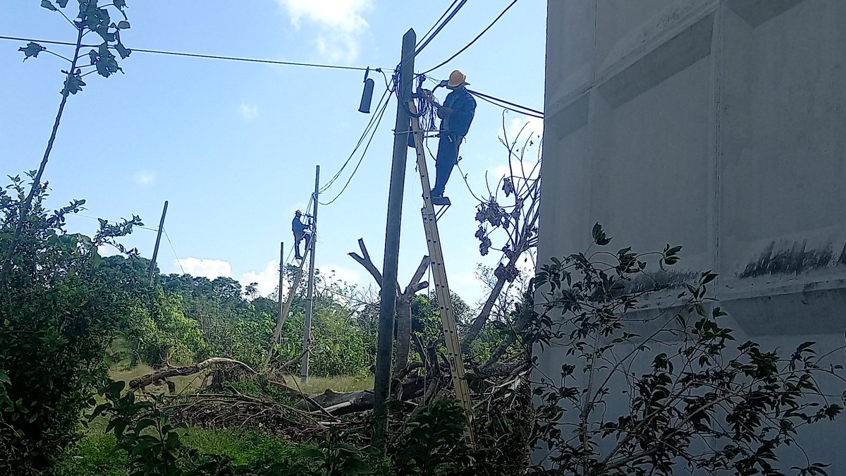 yoslierns's tweet image. Los Artemiseños de @ETECSA_Cuba siguen trabajando en la recuperación de Palma Soriano. #EtecsaConCuba #EtecsaTeAcompaña @AlonsoSybel @kevincastro112 @GladysArtemisa @NapolesYury