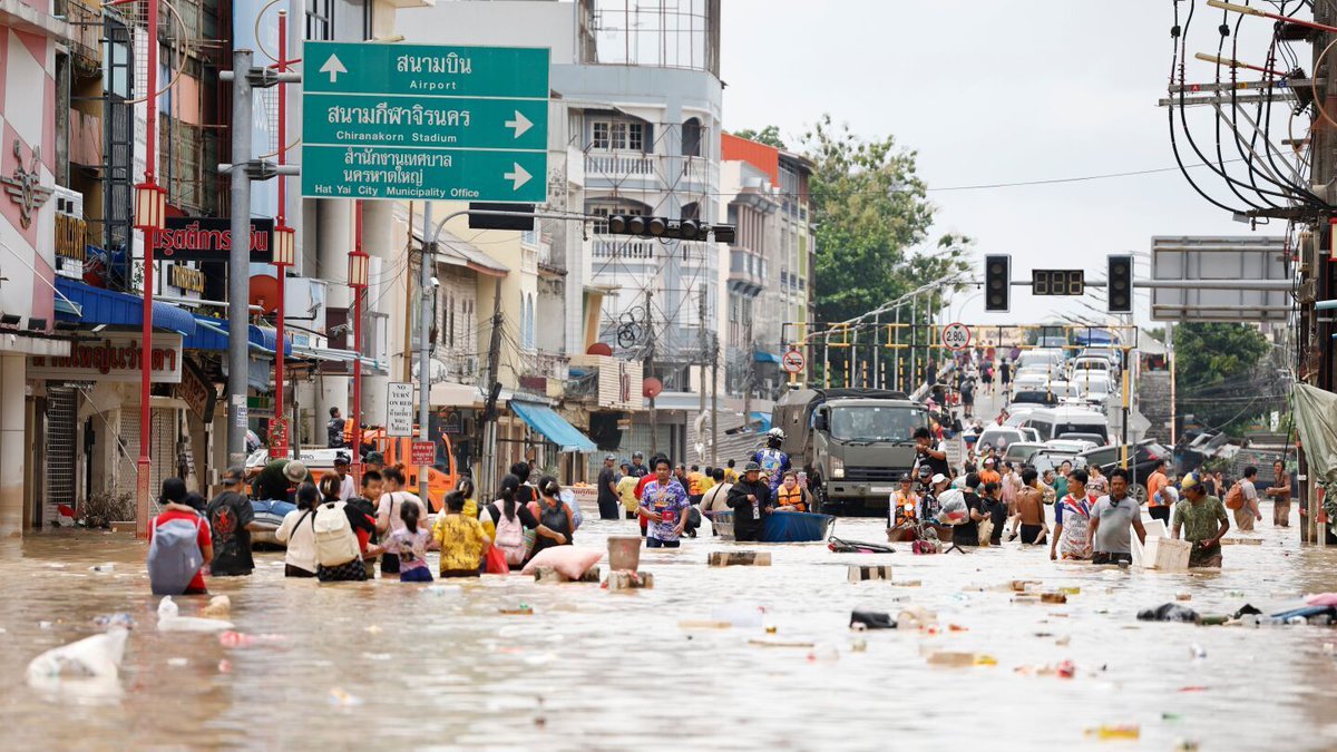 Floodwaters are subsiding in southern Thailand deaths exceed 80 apnews.com/article/thaila…
Flood Restoration Chicago, Lincolnwood, Park Ridge, Des Plaines, Oabrook, Hinsdale, Clarendon Hills, Darien
thecleanupguys.com/services/flood…
#floodrestorationchicago #Lincolnwood #ParkRidge #Hinsdale
