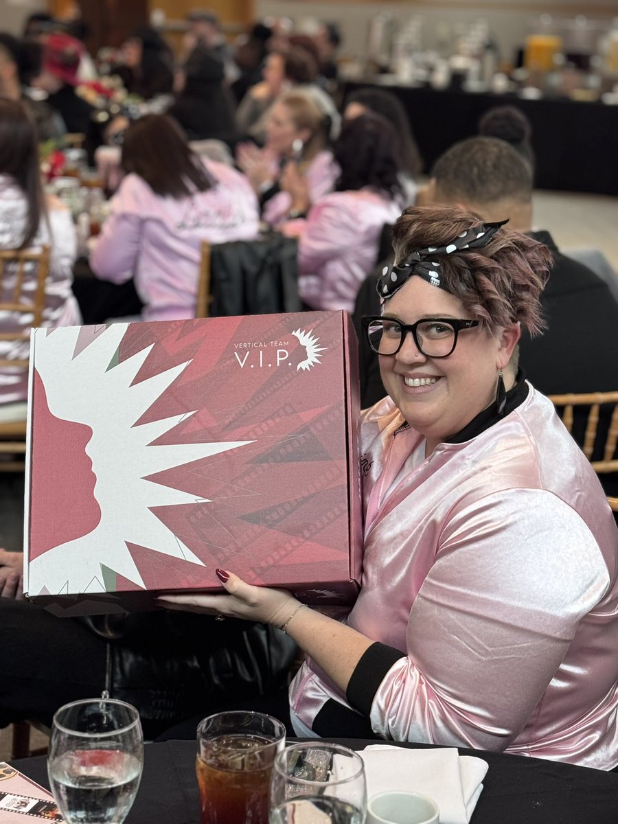 RubyGarzaDISD's tweet image. Thank you @dallasschools @Region1DISD @wwsamuell Vertical Team leaders for serving each day with heart &amp;amp; grit for student success! As your Executive Director I’m grateful for your leadership💙💚💜💛🖤🥳 AND Go @PrincipalLK our VT VIP!  @THuittDISD @LauraRubioGarza @DallasISDSupt